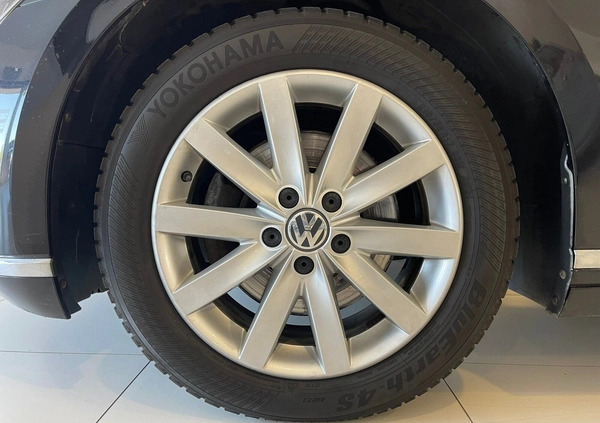 Volkswagen Passat cena 64900 przebieg: 199577, rok produkcji 2016 z Wałbrzych małe 781